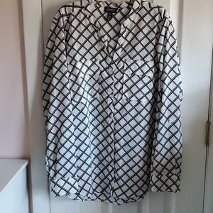 Size L Jones New York Black and White Blouse